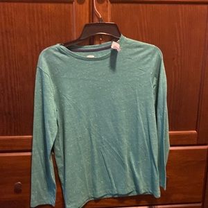 I’m selling a old navy long sleeve shirt for men.
